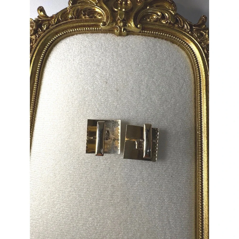 Vintage Gold Tone Square Textured Chevron Scalloped Edge Toggle Cufflinks Mens